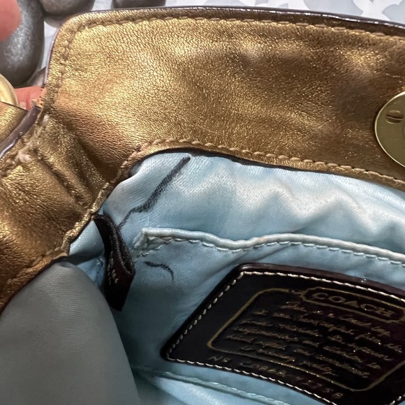 COACH vintage stripe wristlet has some ink marks in the inside see pictures - Picture 13 of 14